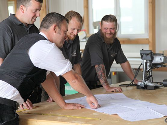 Besprechung  Schubert + Kühn