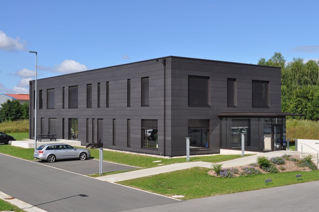 Verwaltungsgebäude in Emskirchen von Schubert + Kühn