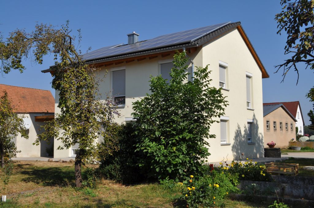 Einfamilienhaus in Großweismannsdorf Seitenansicht