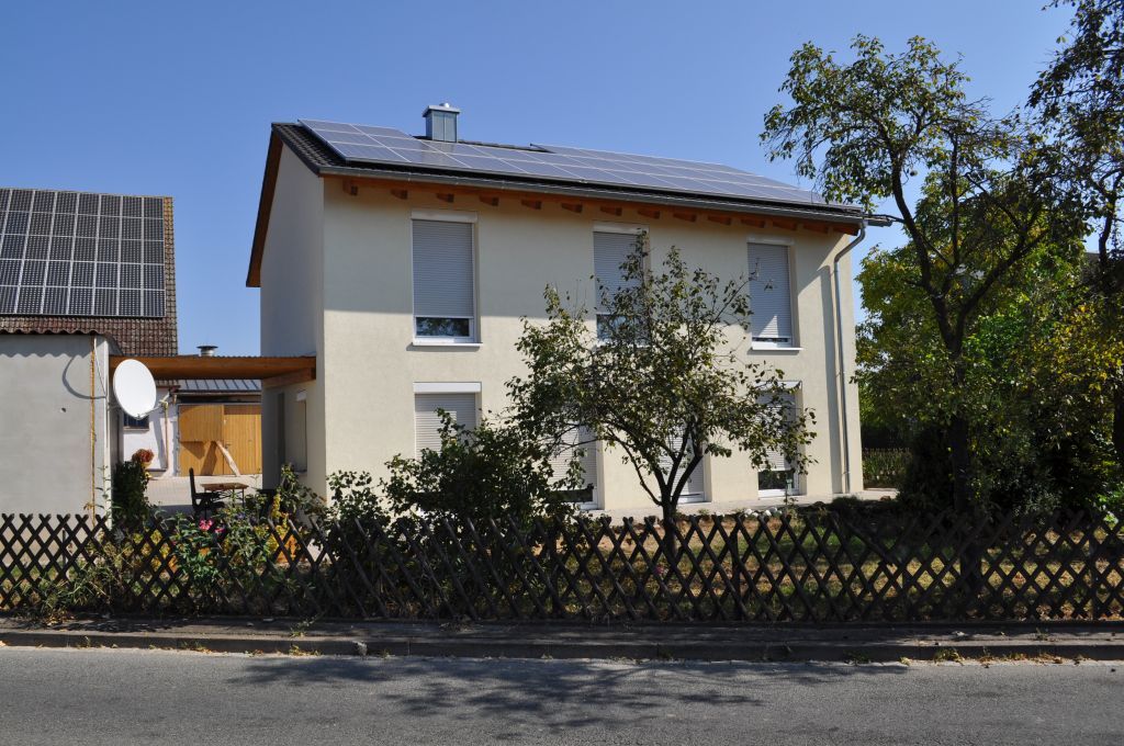 Einfamilienhaus in Großweismannsdorf Straßenseite