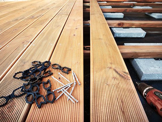 Terrassen aus Vollholz: natürlich relaxen 